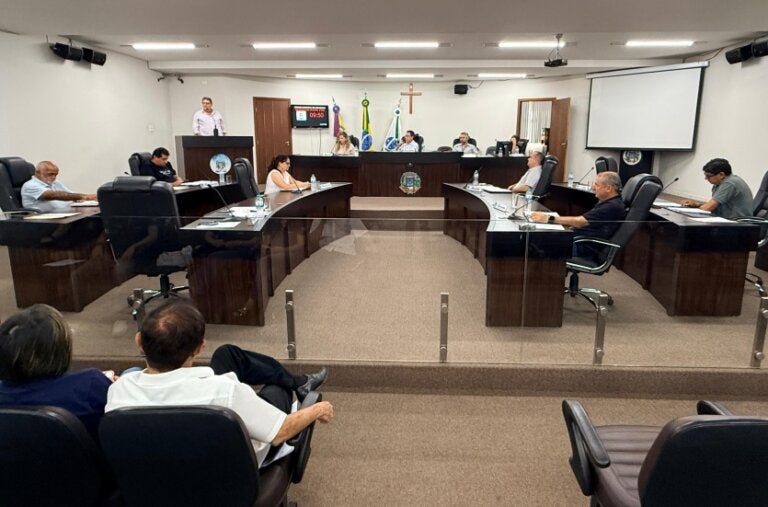 Câmara de Vereadores realizou sessões ordinária e extraordinária nesta segunda-feira
