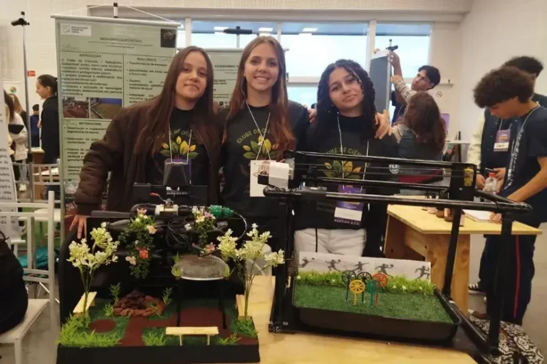Alunos da rede estadual apresentam projetos científicos na Expo Umuarama
