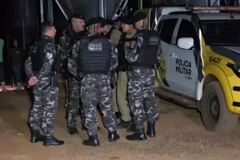 Indígenas invadem sede de fazenda e cercam família de caseiro durante conflito