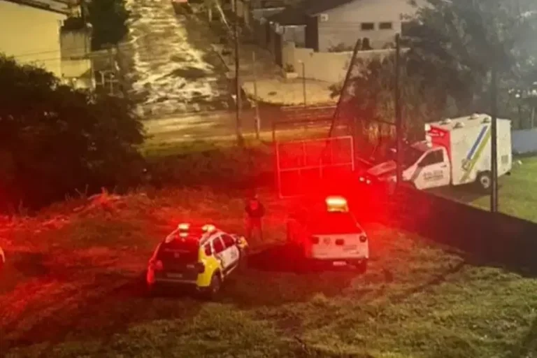 Homem é encontrado morto e sem roupas em clube no Paraná; criança localizou a vítima