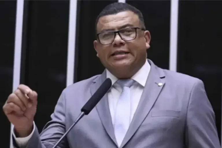 Deputado do PR se envolve em confusão com garota de programa em Brasília