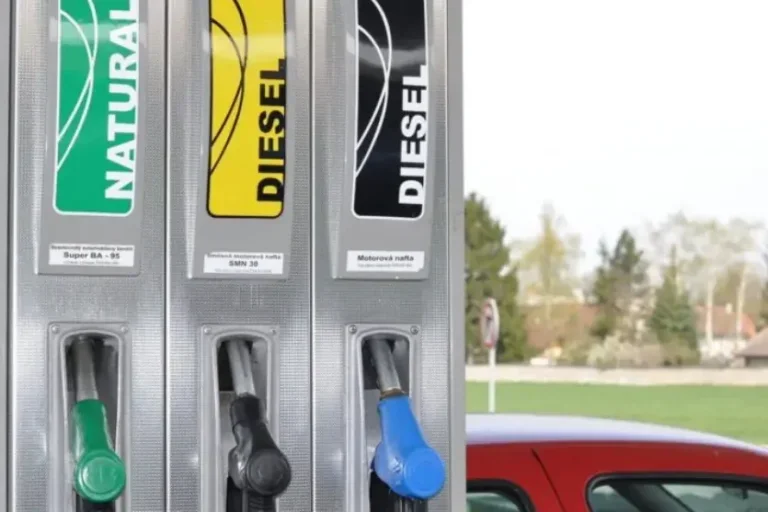 Governo zera impostos e subsidia diesel para conter alta provocada pelo petróleo