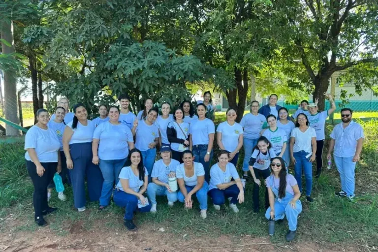 Alunos de enfermagem participam de atividade ambiental em aterro sanitário de Umuarama