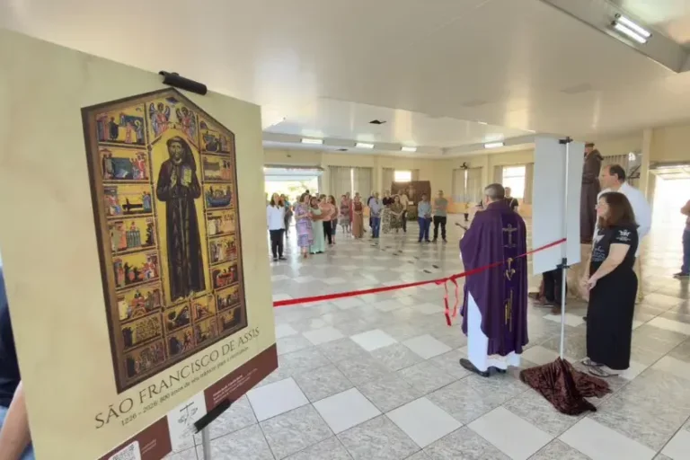Paróquia de Umuarama realiza exposição sobre os 800 anos da morte de São Francisco de Assis