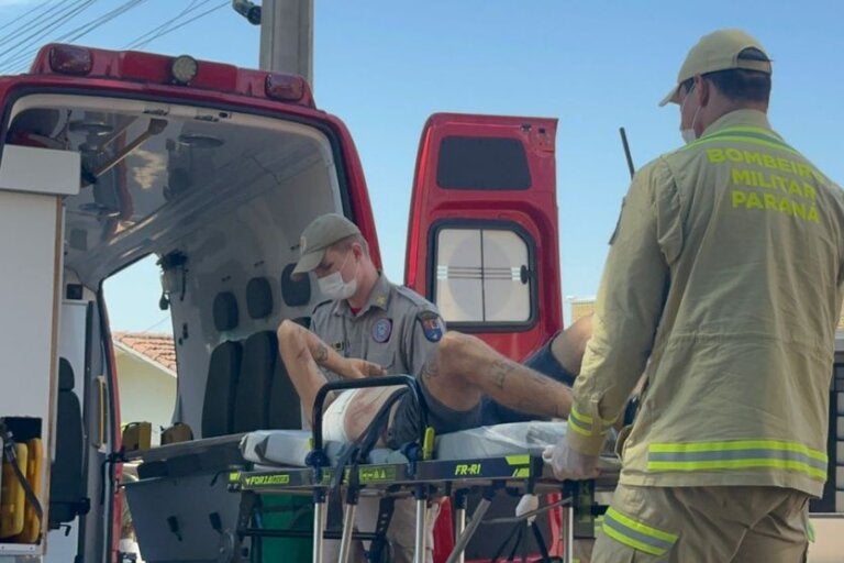 Homem fica ferido após ser esfaqueado por invasão na rua Treze de Maio, em Umuarama