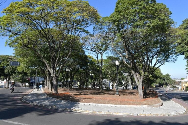 Vendedor de 78 anos perde bolsa com R$ 2 mil na região da Praça Anchieta