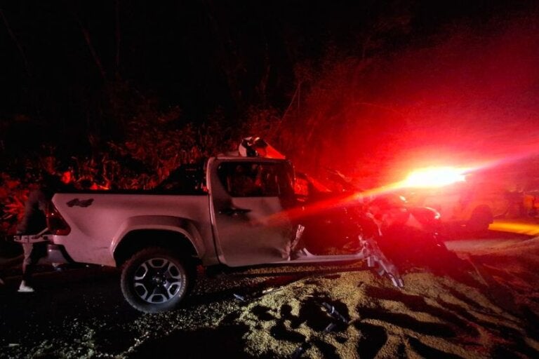Colisão entre caminhão e caminhonete deixa um morto na rodovia PRC-369