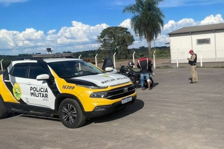 Motociclista fica ferida após queda na rodovia PR-323 em Umuarama