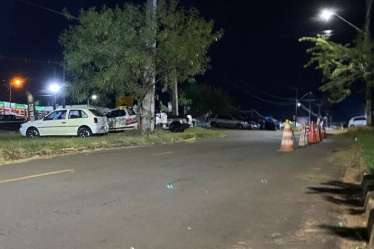 Ruas públicas viram estacionamento particular durante a Expo Umuarama