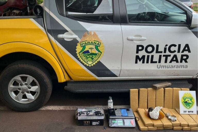 Suspeito é preso pela PM com maconha e motocicleta furtada em Ivaté