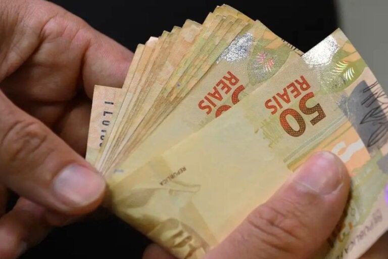 Paraná terá R$ 4,7 bilhões com antecipação do 13º do INSS em abril e maio; confira as datas