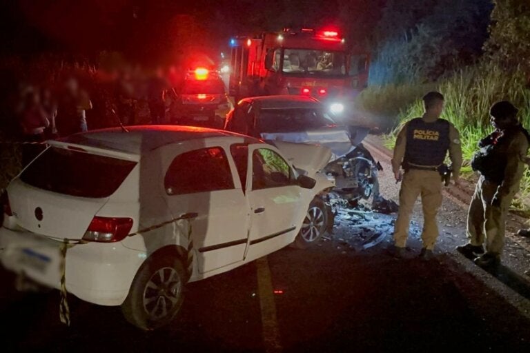 Homem morre e duas pessoas ficam feridas após colisão em Nova Olímpia; com vídeo