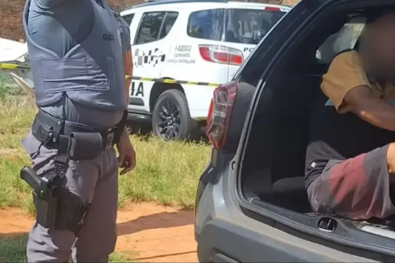 Idoso é assassinado dentro de casa e polícia prende filha adotiva e companheira