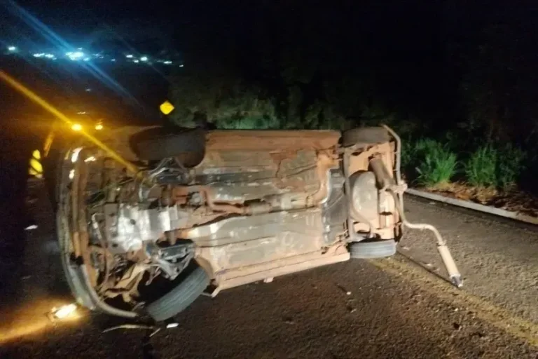 Urgente: capotamento entre Ivaté e Icaraíma deixa dois mortos na PR-082
