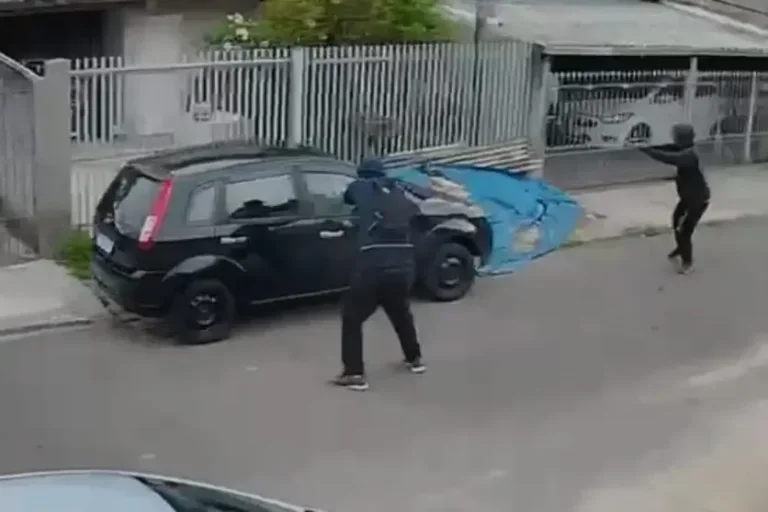 Vídeo mostra execução de jovem que estava saindo da casa da namorada no PR