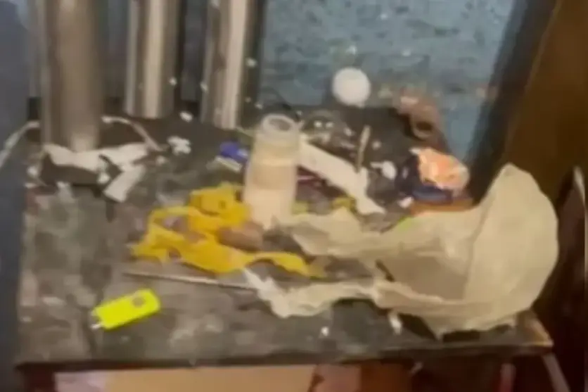 Mãe é suspeita de trocar filha por droga; criança é resgatada com sinais de abuso