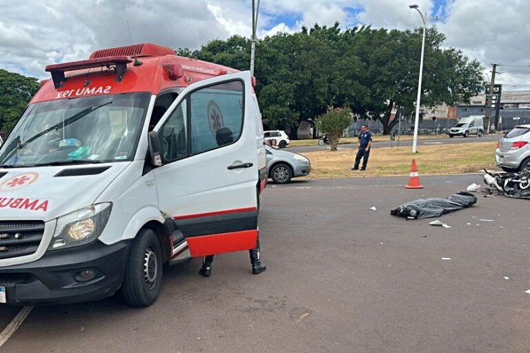 Motociclista morre após colisão com ônibus em Umuarama nesta quinta-feira; com vídeo