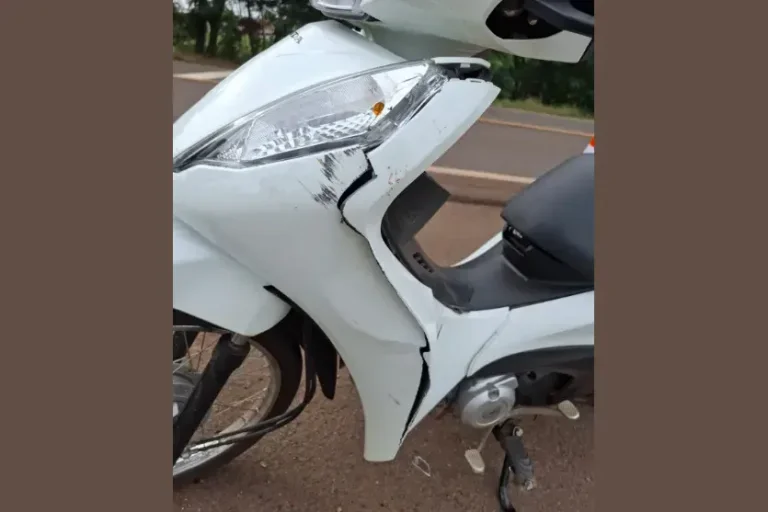 Pneu fura, condutor perde controle e sofre queda na PRC-272 em Iporã