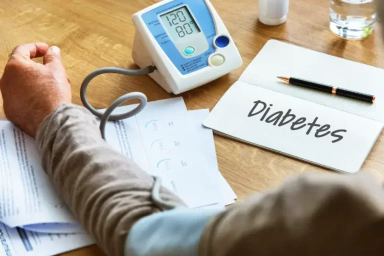 Nova Olímpia realiza reunião do HiperDia para acompanhamento de hipertensos e diabéticos