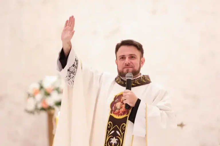 Padre Mario de Alto Piquiri será atração da Expoingá 2026 em noite de fé e música