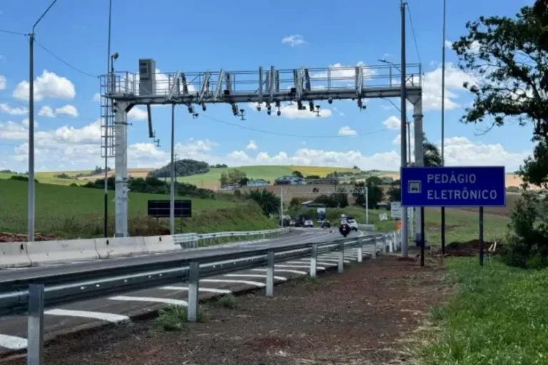 Deputados recorrem à Justiça contra instalação de pórticos de pedágio free flow no Paraná