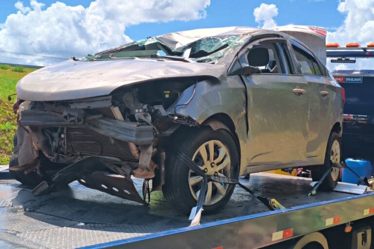 Perobal: Capotamento de veículo deixa condutora ferida na rodovia PR-486; com vídeo