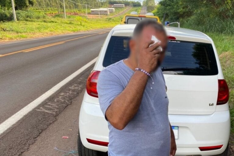 PM prende 2 homens que sequestraram, agrediram e tentaram roubar motorista