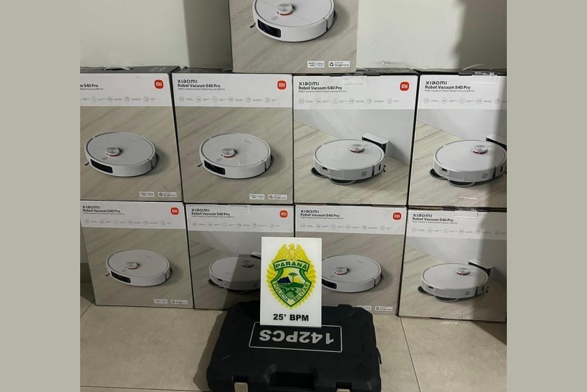 Robôs aspiradores são apreendidos na PR-323, em Umuarama