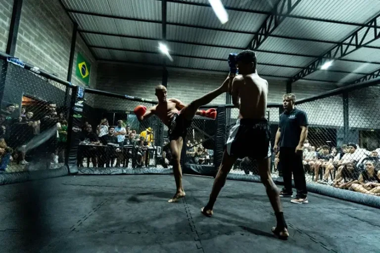 Lutador de Umuarama vence por nocaute e conquista título no Sagaz Combat 6
