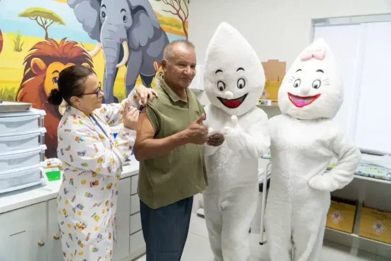Mais de 2,5 mil doses contra gripe são aplicadas em ação de multivacinação em Umuarama