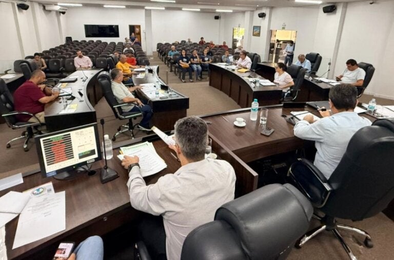 Vereadores aprovam repasse financeiro para a Saau e crédito para terreno de escola