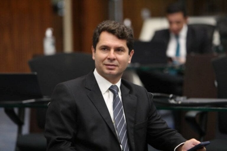 Câmara adia entrega de título de cidadão honorário a Alexandre Curi em Umuarama