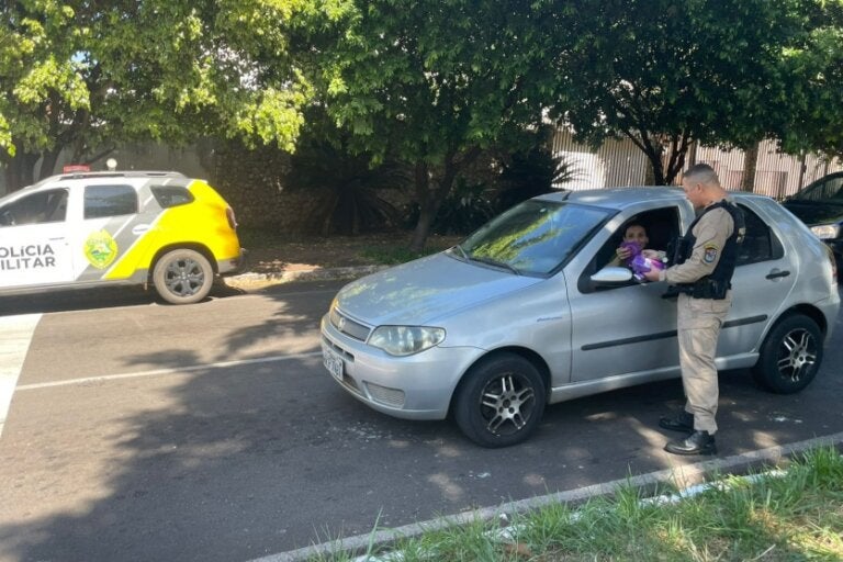 Operação Mulher Segura: PM coordena blitz educativa na avenida Apucarana