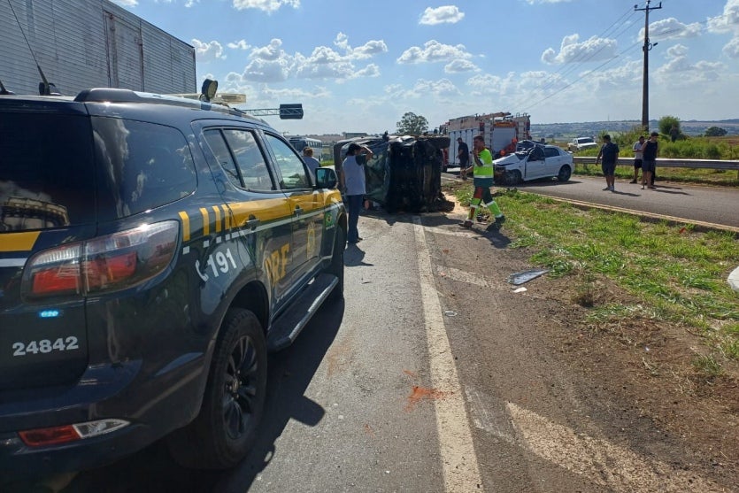 Condutor com carro de Altônia morre após colisão com caminhonete na BR-376