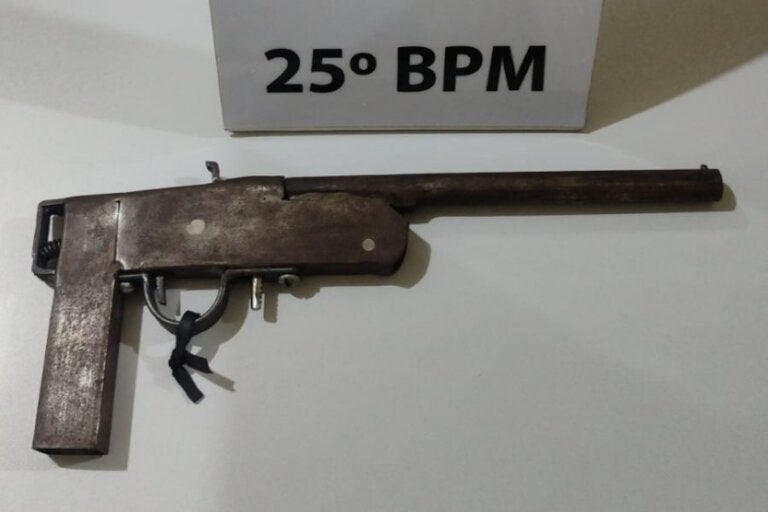 Arma de fogo artesanal é apreendida com morador que estava de mudança em Alto Piquiri
