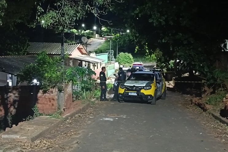 Homem mata ex-companheira a tiros após invadir casa da vítima em Iporã