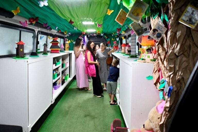 Biblioteca Itinerante de Umuarama lança programação 2026 e celebra 15 anos