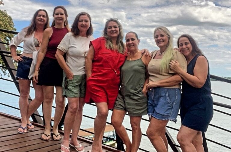 Amigas se encontram anualmente para celebrar o sentimento que as une desde a infância