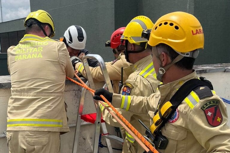 Bombeiros recebem capacitação para atender pessoas autistas em ocorrências