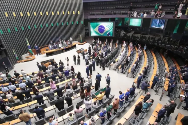Câmara aprova regras mais rígidas para presos por assassinato de policiais