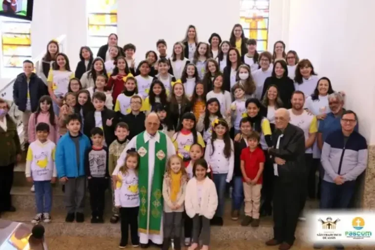 Paróquia abre inscrições para coral infantil que une música e evangelização em Umuarama