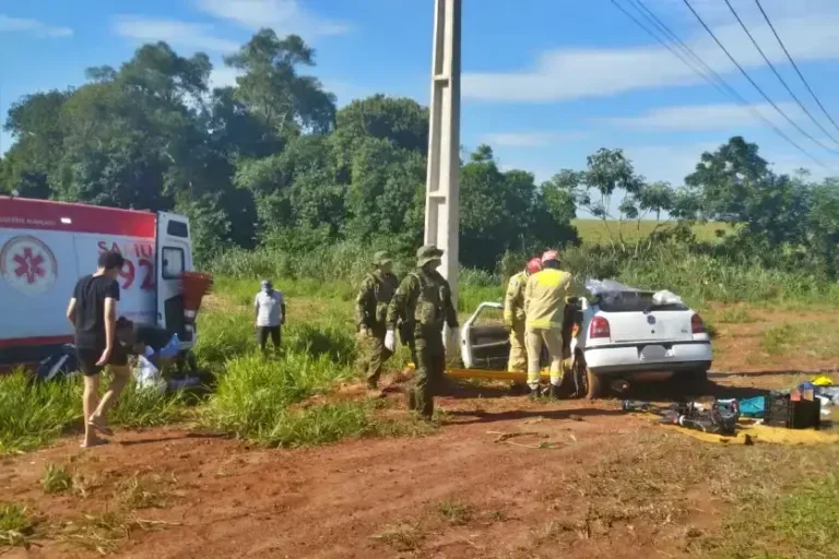 Capotamento com carro de Umuarama deixa cinco feridos na PR-364