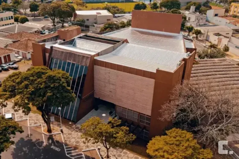 Há 40 anos Umuarama ganhou uma icônica obra: o Centro Cultural!