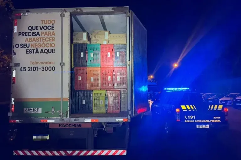 PRF apreende 350 mil maços de cigarros contrabandeados na BR-163 em Guaíra