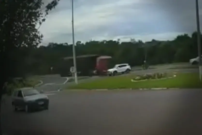 Vídeo: Criança morre e mãe fica gravemente ferida após acidente na BR-277 em Céu Azul