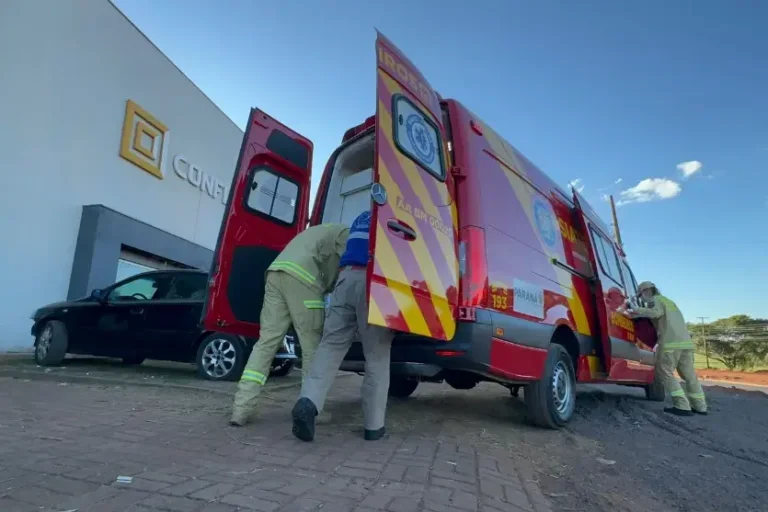 Trabalhador fica ferido após ser atingido por ferro e cair de escada em fábrica de móveis