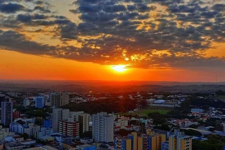 Abril deve ser mais quente e seco com risco de geadas em áreas elevadas
