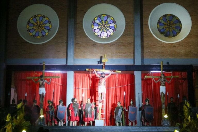Encenação da Paixão de Cristo deve reunir cerca de 3 mil fiéis na Catedral de Umuarama