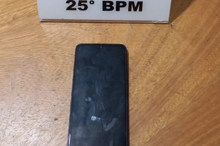Suspeito é preso pela PM e celular roubado é recuperado em Umuarama