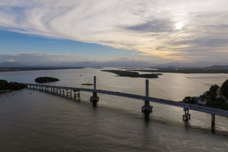 Contagem regressiva expõe fase final da Ponte de Guaratuba em belas imagens; confira